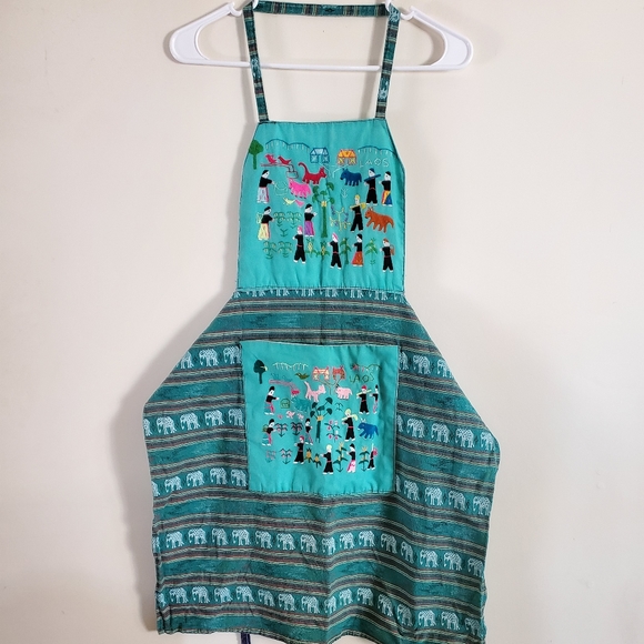 Hill tribe hand-embroidered apron - Picture 2 of 5